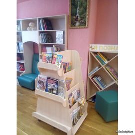 Комплект мебели для школьной библиотеки 